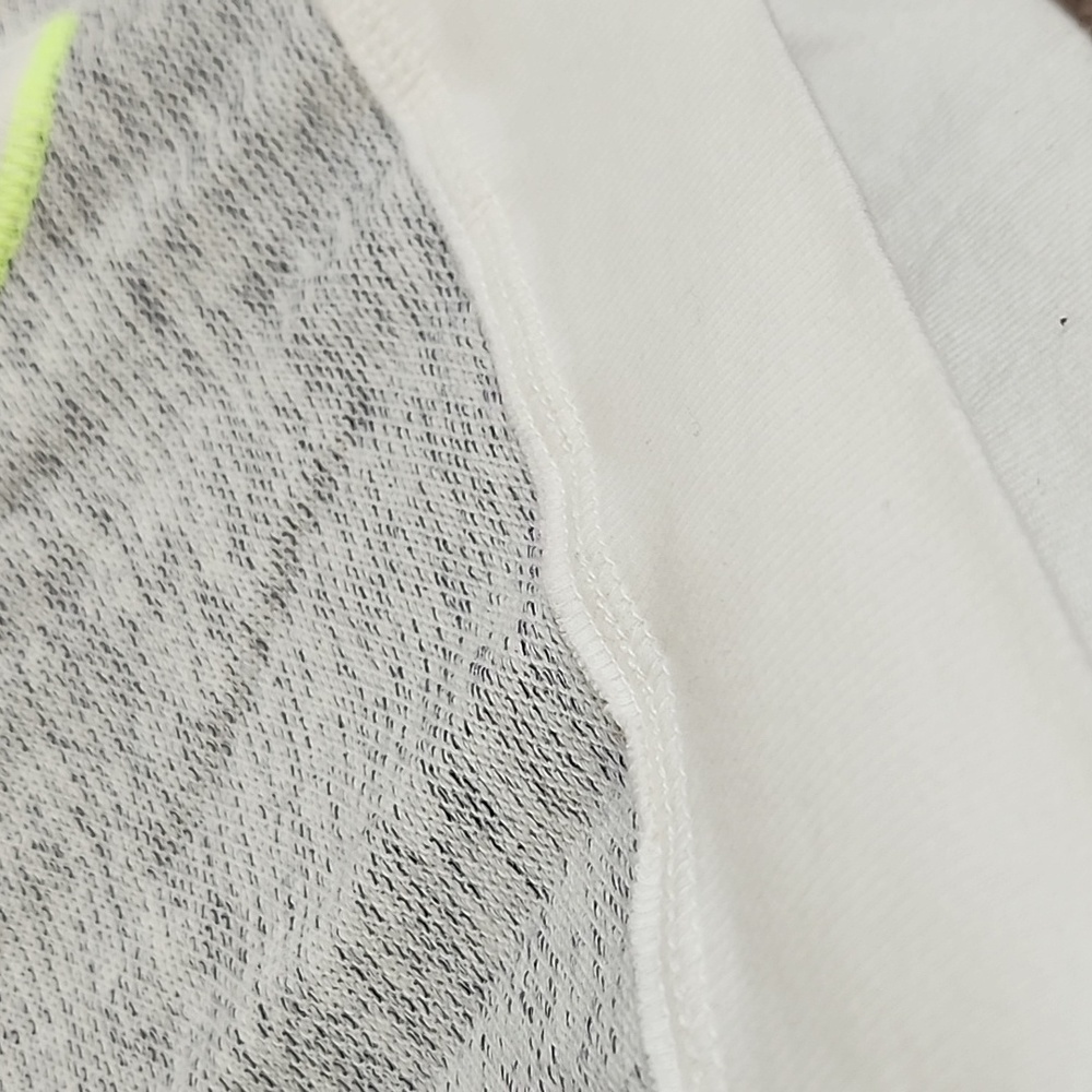 Sweater - Picture 4 of 5